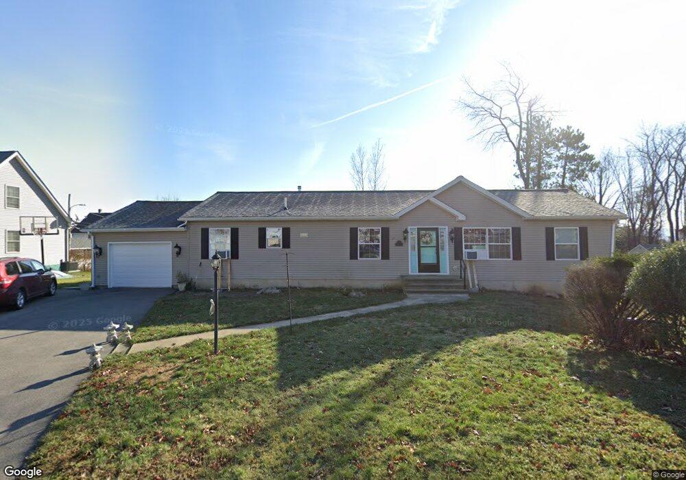 305 Parkedge Ln unit L20, Scranton, PA 18504 - photo 1