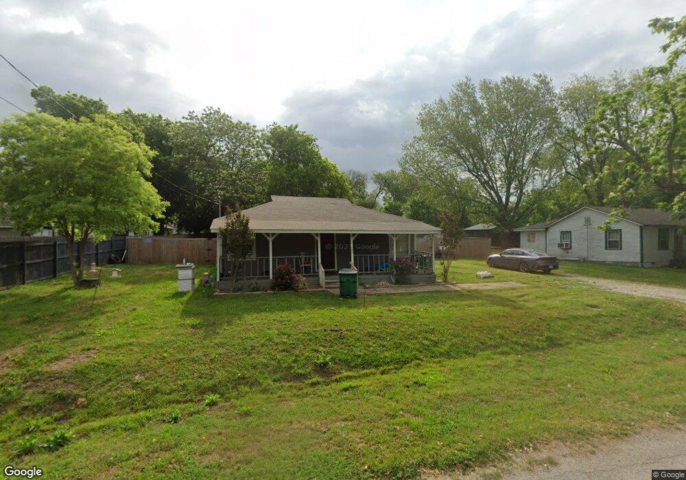 605 Thompson St, Pottsboro, TX 75076 - photo 1