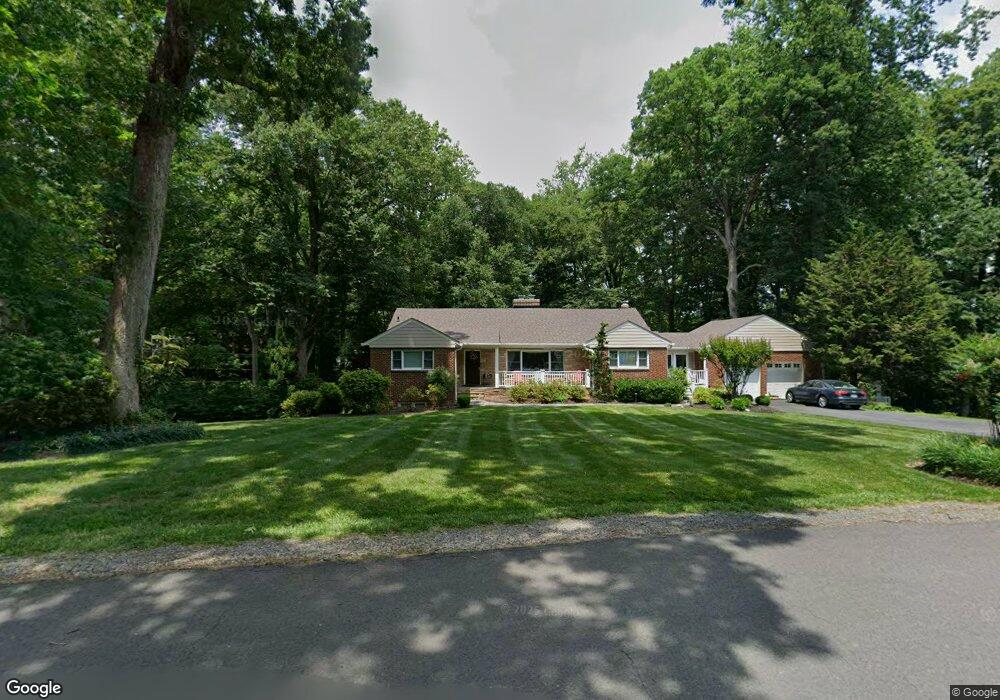 9014 Glenbrook Rd, Fairfax, VA 22031 - photo 1