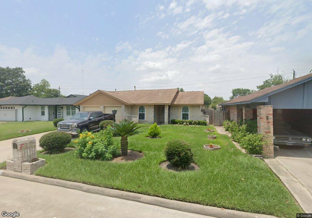 2006 Rainy River Dr, Houston, TX 77088 - photo 1