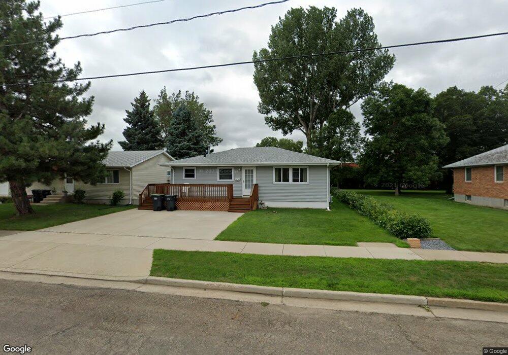 631 3rd Ave SE, Mandan, ND 58554 - photo 1