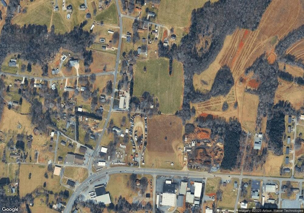 3631 32nd Ave NE, Hickory, NC 28601 - photo 1