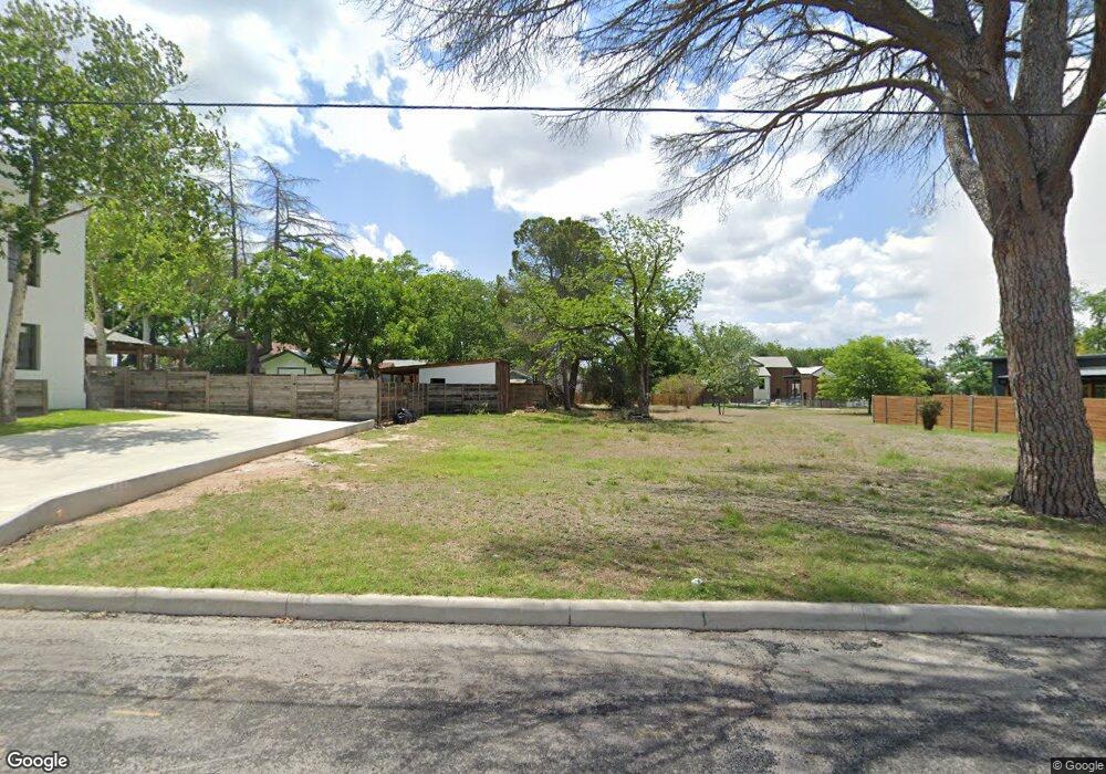 205 S Elk St unit 1R, Fredericksburg, TX 78624 - photo 1