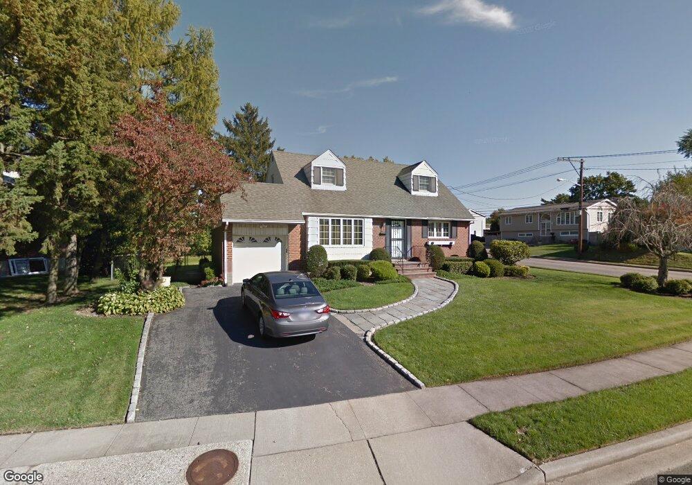 2 Sylvia Rd, Plainview, NY 11803 - photo 1