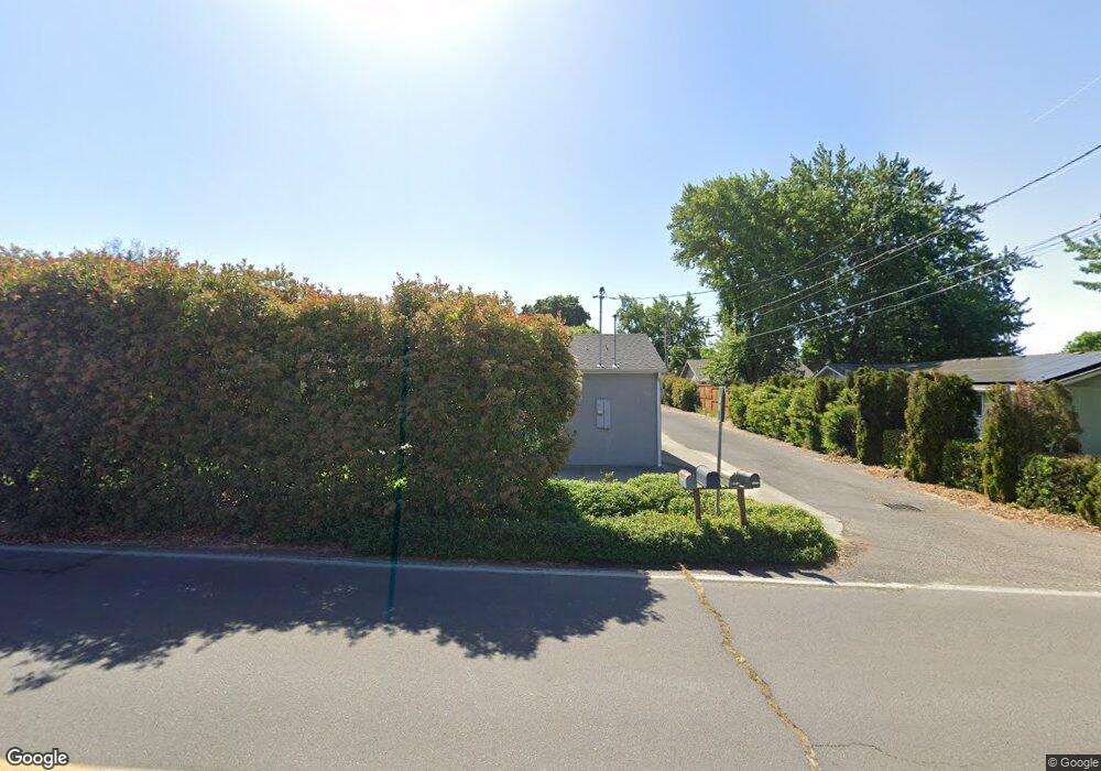 1095 Brookdale Ave, Medford, OR 97504 - photo 1