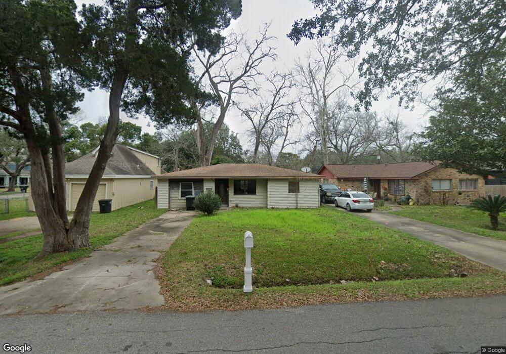 912 W Cleveland St, Alvin, TX 77511 - photo 1