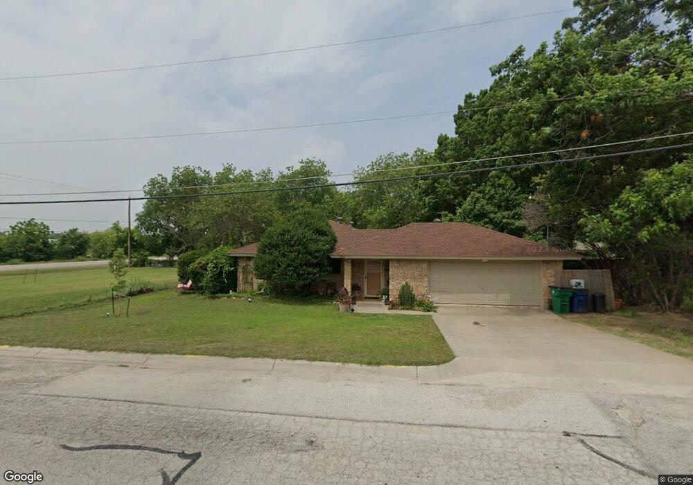 406 S Valcik Dr, Decatur, TX 76234 - photo 1