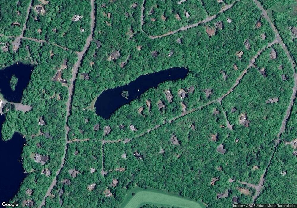 122 Whipple Tree Ln, Hawley, PA 18428 - photo 1