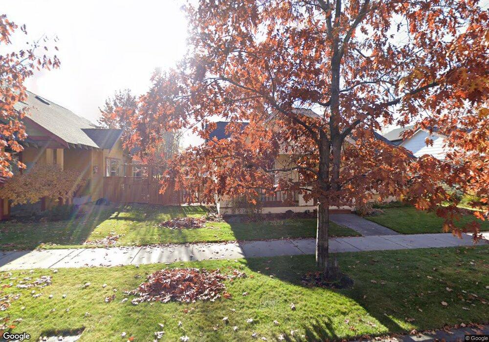 1634 NW Jackpine Ave, Redmond, OR 97756 - photo 1