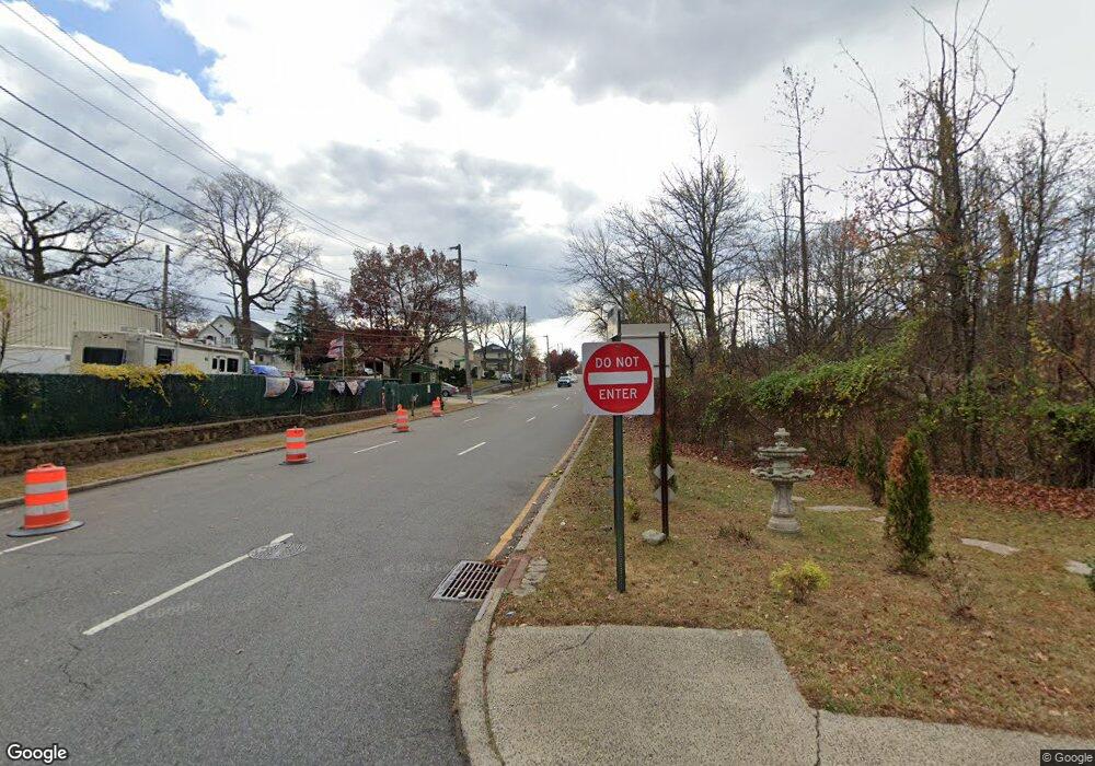1320 Veterans Rd E, Staten Island, NY 10309 - photo 1