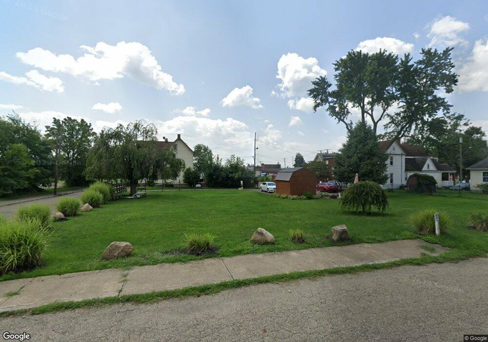 402 Raynolds Place SW, Canton, OH 44707 - photo 1