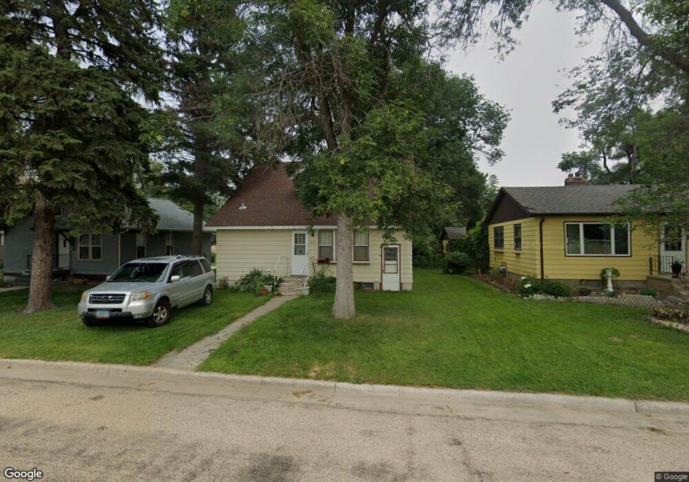 1122 2nd Ave NW, Jamestown, ND 58401 - photo 1