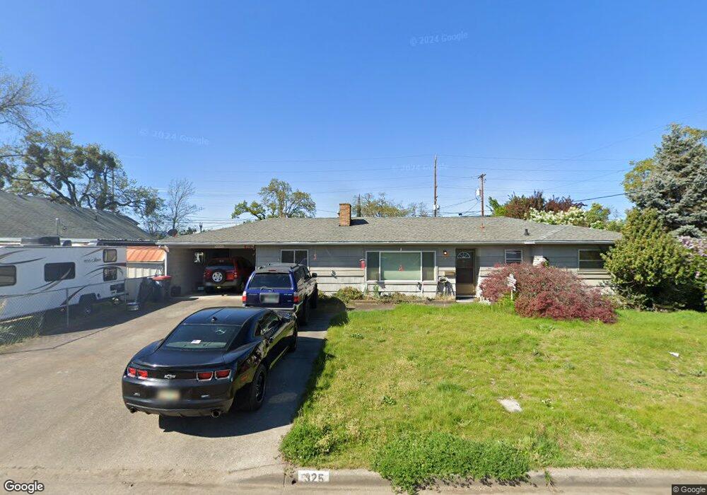 325 N 1st St, Central Point, OR 97502 - photo 1