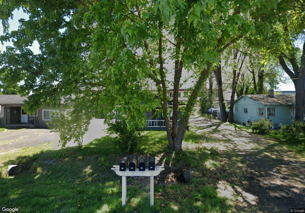 762 Lawnsdale Rd, Medford, OR 97504 - photo 1