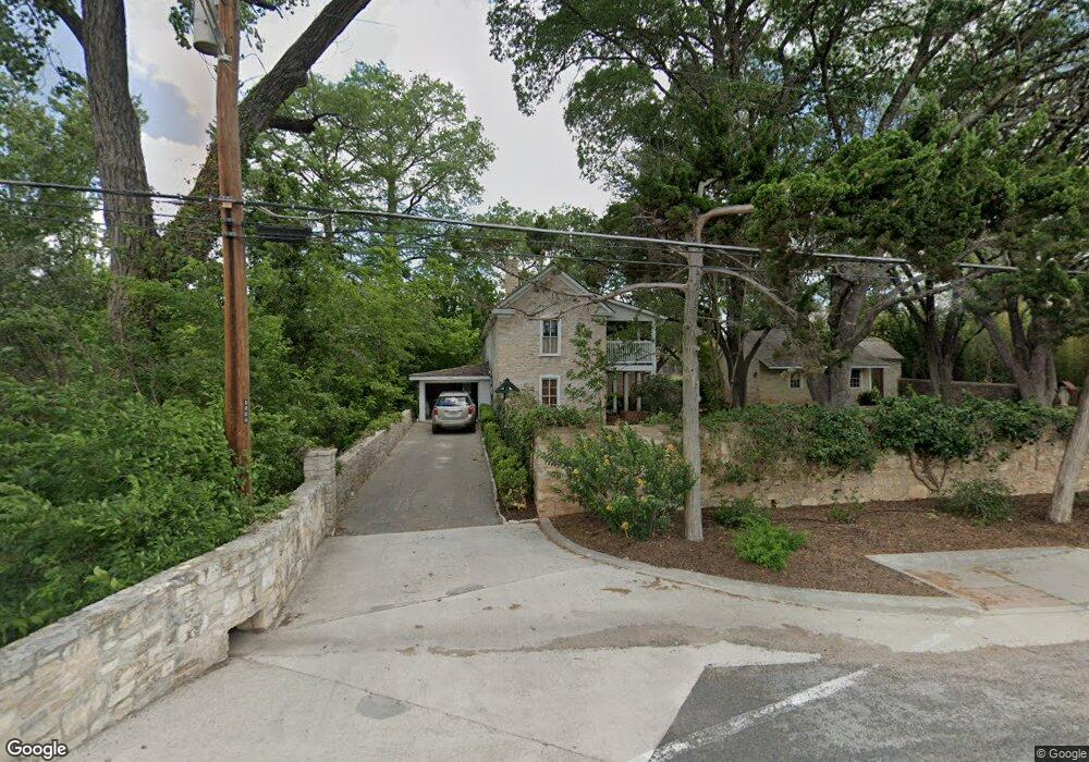 402 E Austin St, Fredericksburg, TX 78624 - photo 1