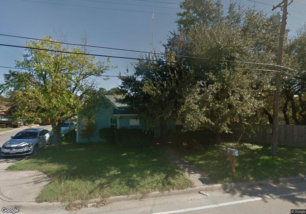 313 S Bowie Dr, Weatherford, TX 76086 - photo 1