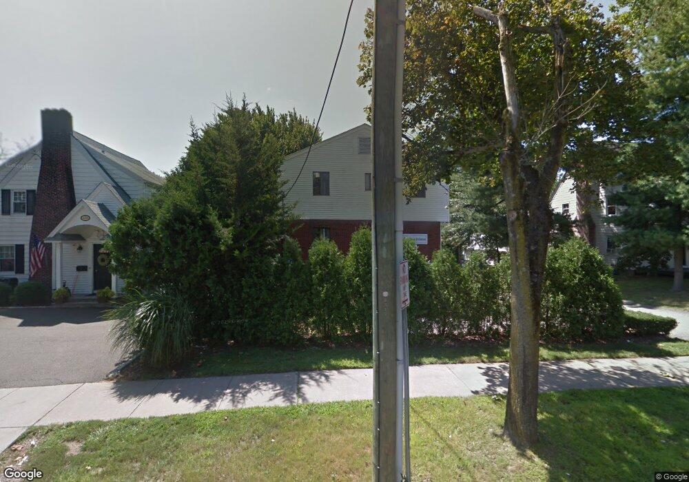 422 Courtland Ave unit 4, Stamford, CT 06906 - photo 1