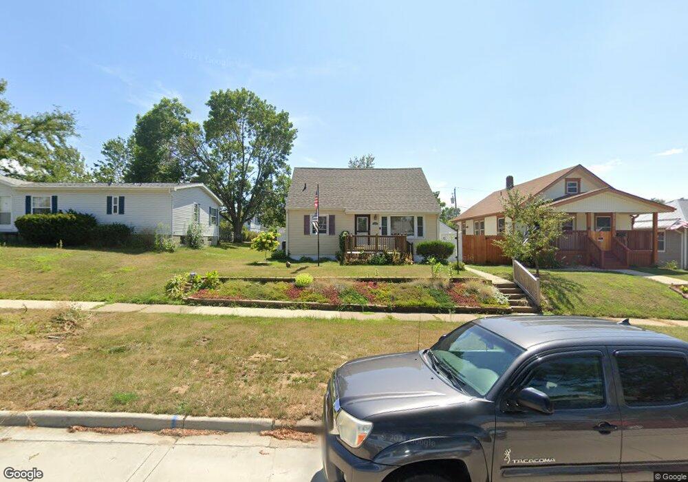 1111 18th Ave SW, Cedar Rapids, IA 52404 - photo 1