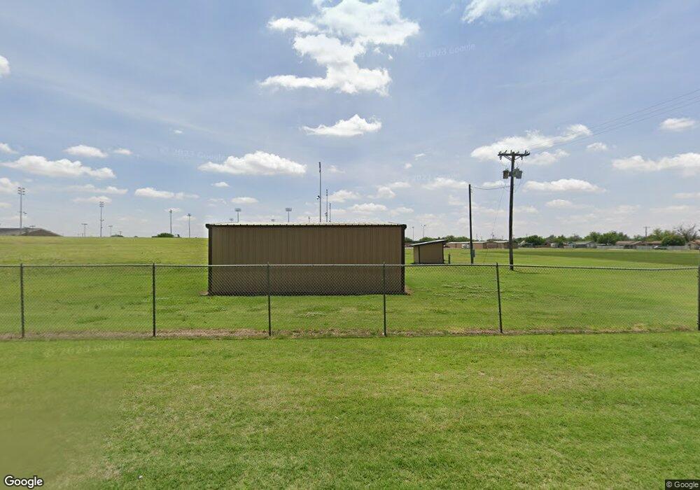 2500 W 10th St, Plainview, TX 79072 - photo 1