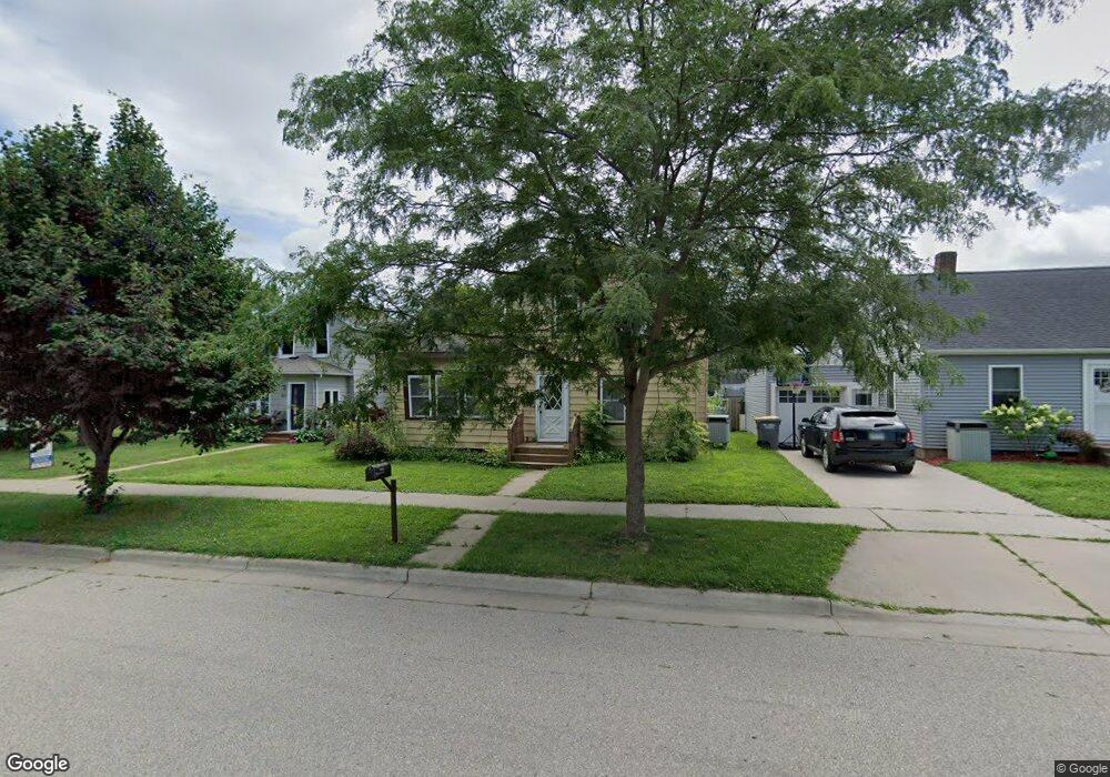 329 N 2nd St, La Crescent, MN 55947 - photo 1