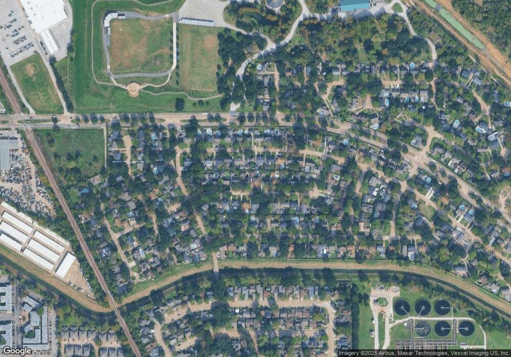 5042 Fallen Oaks Dr, Houston, TX 77091 - photo 1