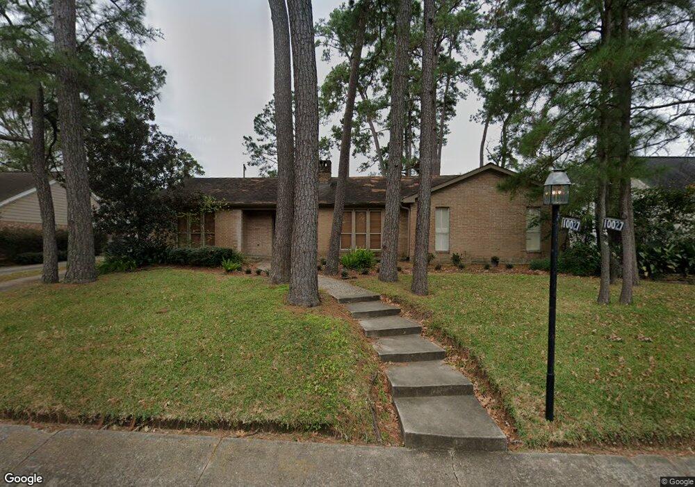 10027 Green Tree Rd, Houston, TX 77042 - photo 1