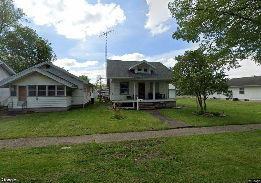 520 N Logan St, Lincoln, IL 62656 - photo 1