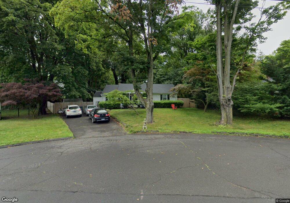 29 Sutton Place, Stamford, CT 06906 - photo 1