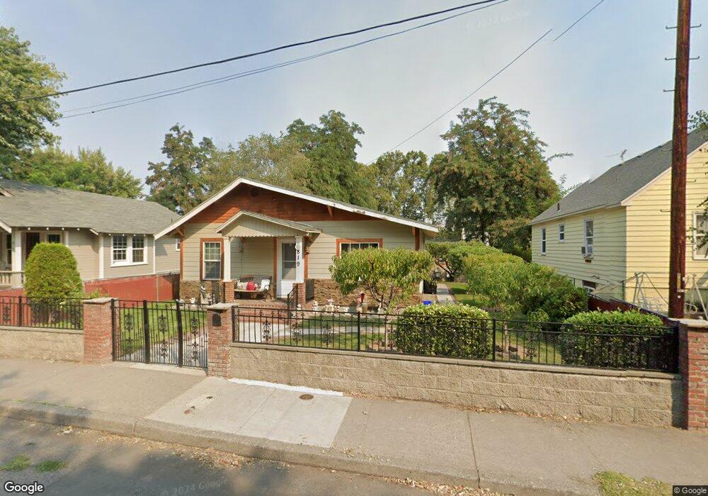 819 E 13th St, the Dalles, OR 97058 - photo 1