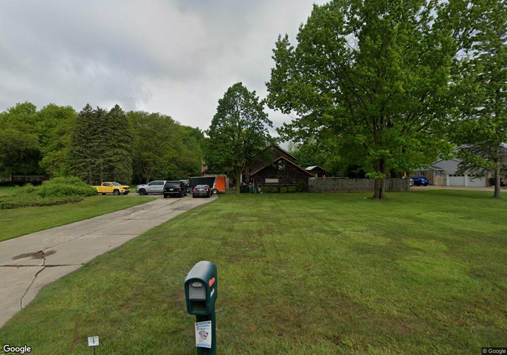 5297 Kimberly Woods Cir, Flint, MI 48504 - photo 1