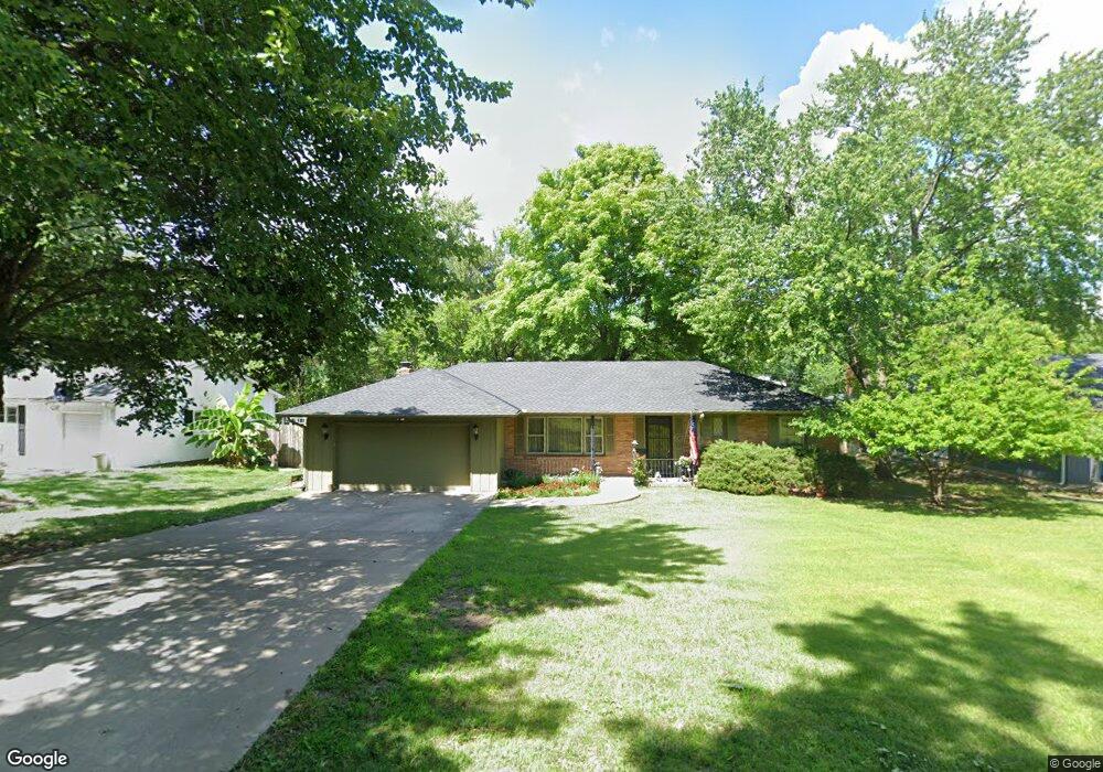 10516 W 70th St, Shawnee, KS 66203 - photo 1