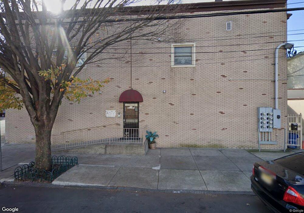 159 Mallory Ave unit Side Apt, Jersey City, NJ 07304 - photo 1