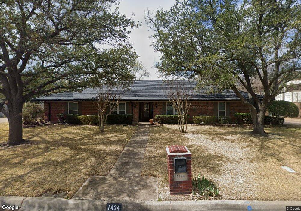 1424 Porto Bello Ct, Arlington, TX 76012 - photo 1