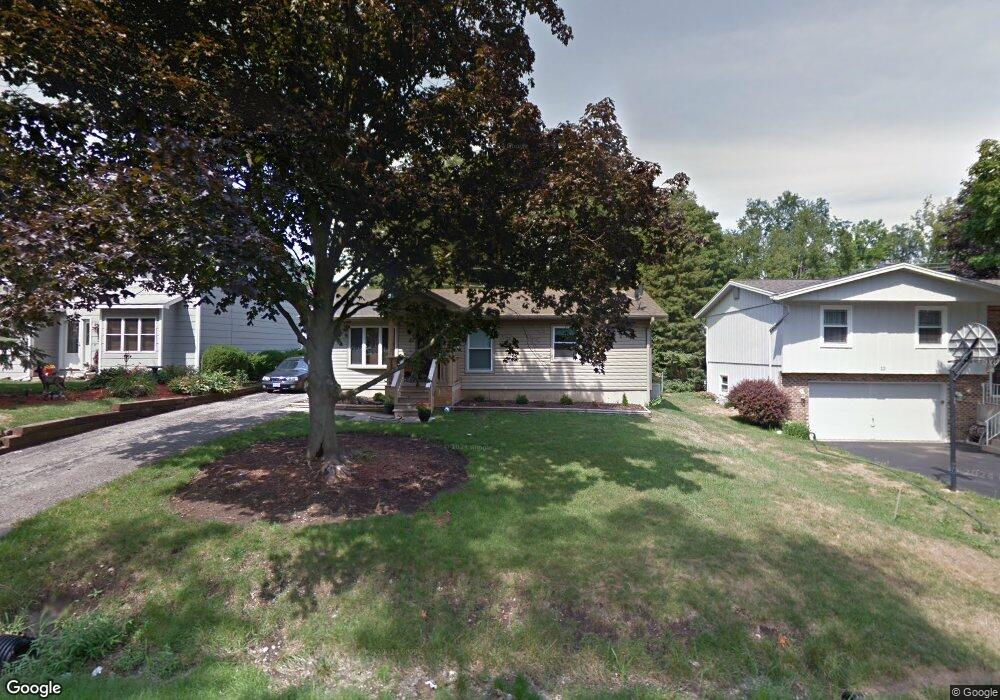 11 Hawthorne Rd unit 1, Lake In the Hills, IL 60156 - photo 1