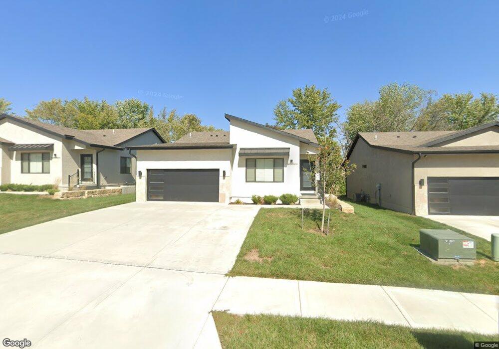 200 E Maplewood Ln, Raymore, MO 64083 - photo 1