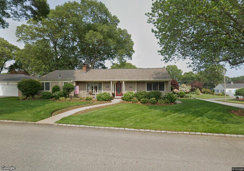 164 Brettonwoods Dr, Cranston, RI 02920 - photo 1