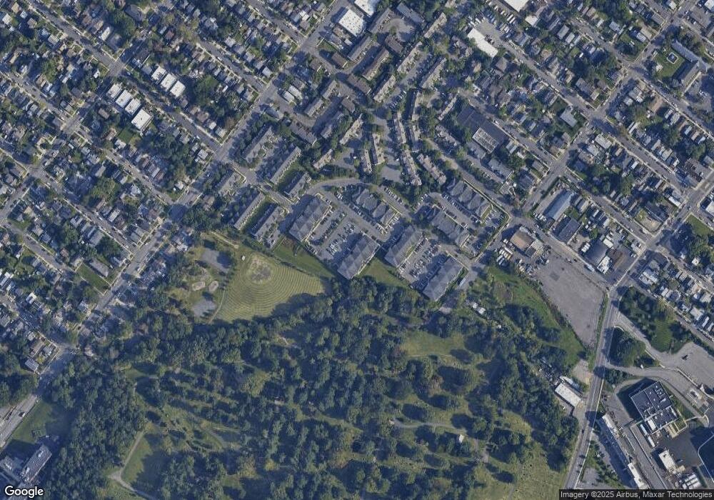 914 Cedar Ct, New Brunswick, NJ 08901 - photo 1