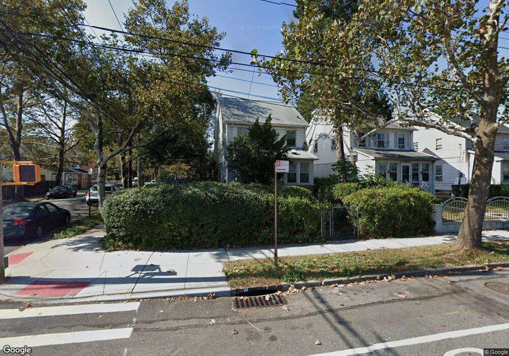 7318 164th St, Fresh Meadows, NY 11366 - photo 1