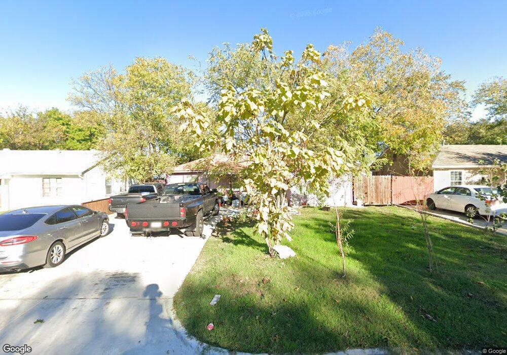 710 SW Dallas St, Grand Prairie, TX 75051 - photo 1