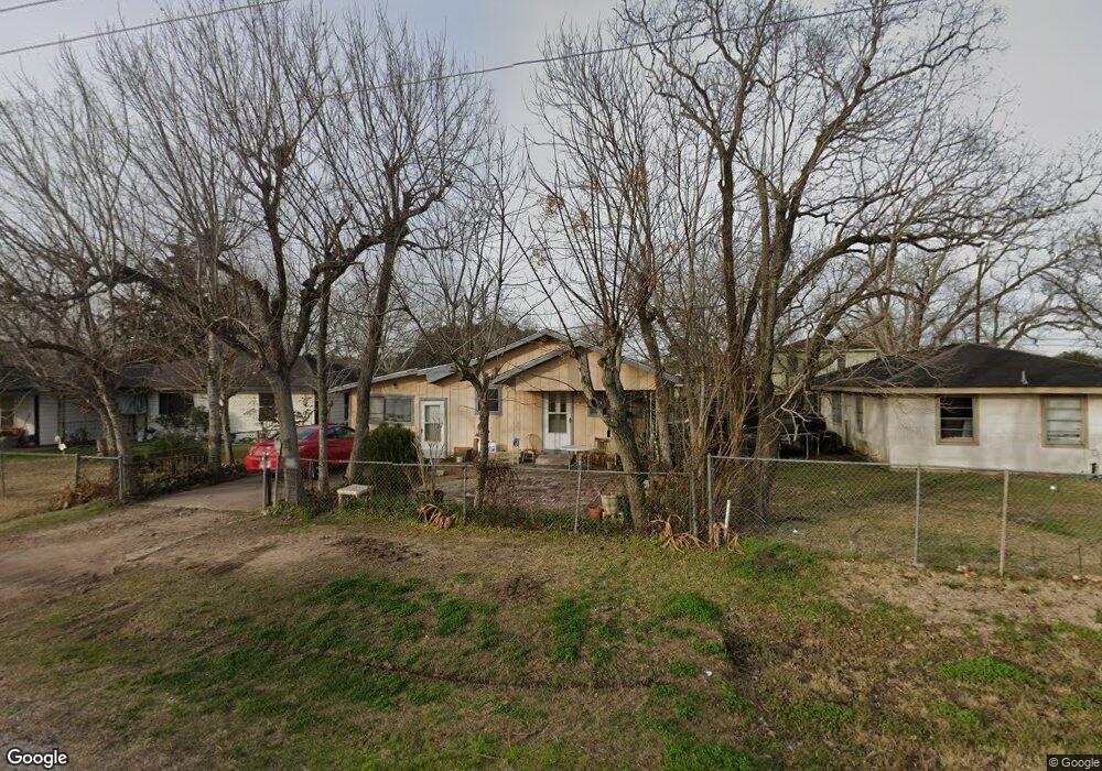 909 Walnut Ave, Rosenberg, TX 77471 - photo 1