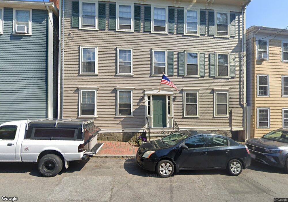 204 Washington St unit 2, Marblehead, MA 01945 - photo 1