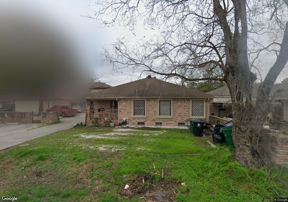 7326 Farnsworth St, Houston, TX 77022 - photo 1