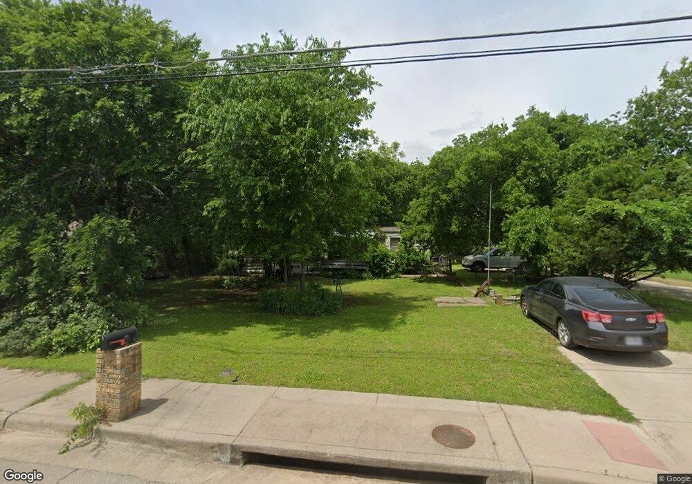 215 Elmo St, Cleburne, TX 76031 - photo 1