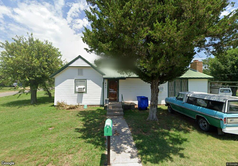 411 NW Locust Ave, Cache, OK 73527 - photo 1