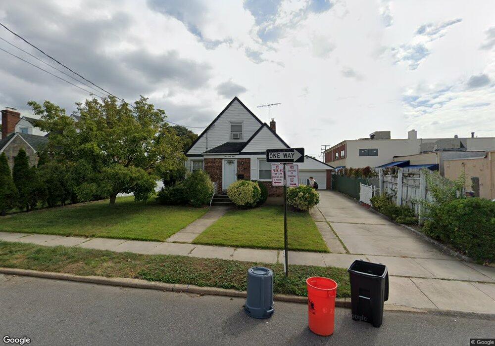 469 Washington Place, Mineola, NY 11501 - photo 1