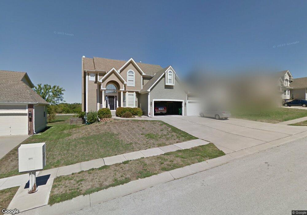 1108 SW Whistle Dr, Lees Summit, MO 64082 - photo 1