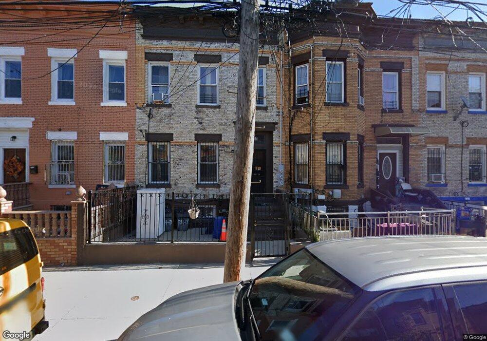 10439 164th St, Jamaica, NY 11433 - photo 1