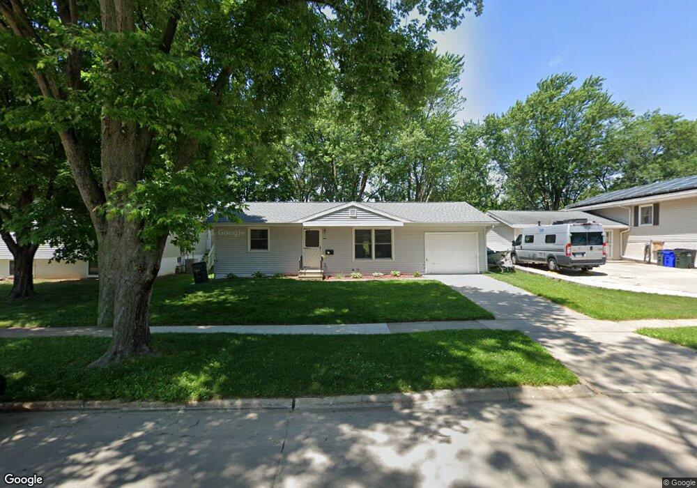 4527 Twin Pine Dr NE, Cedar Rapids, IA 52402 - photo 1