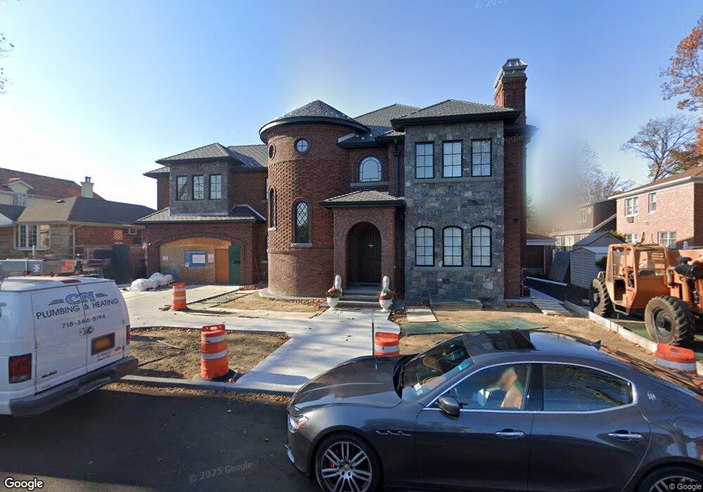 220 148th St, Whitestone, NY 11357 - photo 1