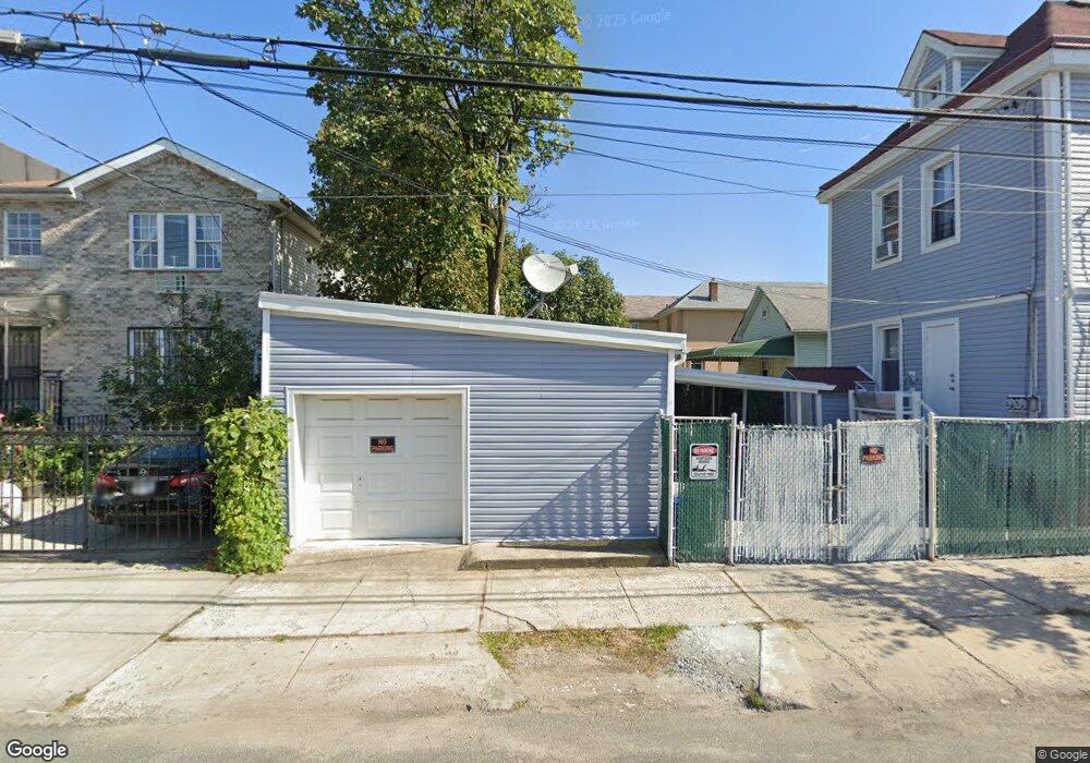 16903 104th Ave, Jamaica, NY 11433 - photo 1